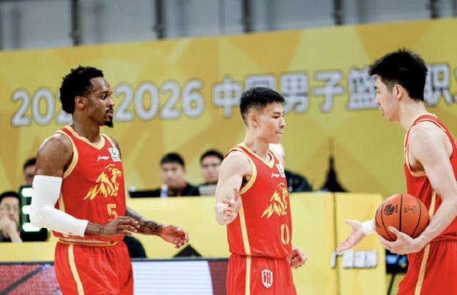 8868体育app下载-媒体人：王博把孙铭徽放替补激活了双小外，现在两队是尖矛互刺